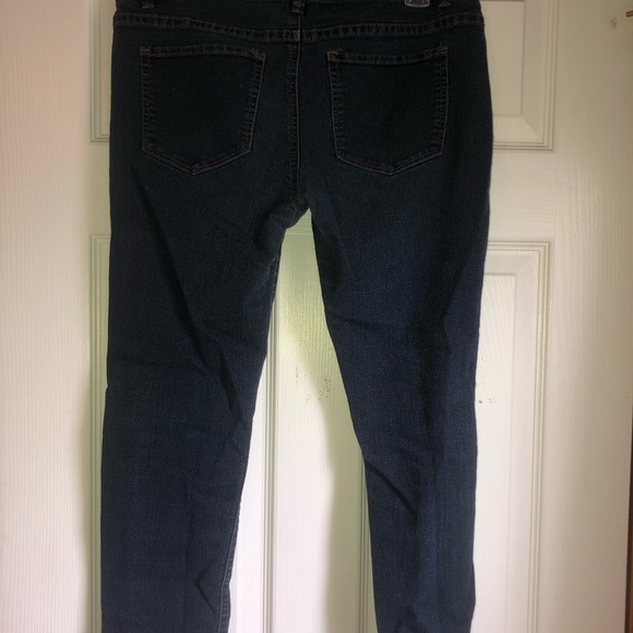 Dark wash jeans - Picture 2 of 3